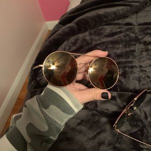 circular sunglasses